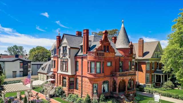 Photos: Schuster Mansion in Milwaukee - Vimarsana News