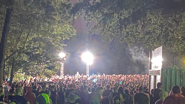 Fans frustrated fans after concert is canceled - Vimarsana News