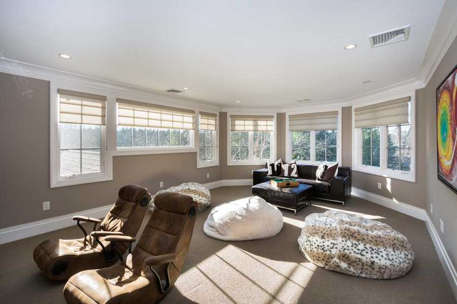 Grand waterfront residence on market in Norwell for 3.5M