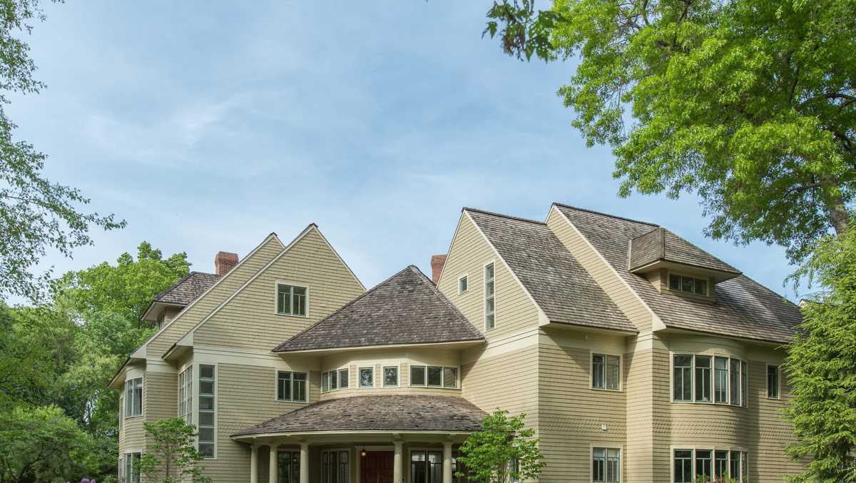 Exquisite ﻿contemporary home on market in Concord for $2.95M