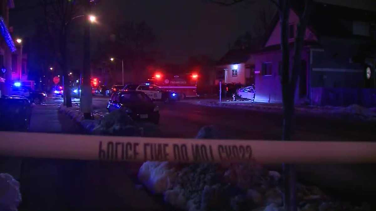 Police arrest 4 teens after chase ends in crash