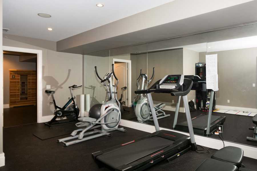 Grand waterfront residence on market in Norwell for 3.5M