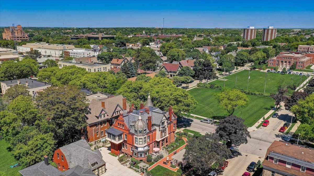 Photos: Schuster Mansion in Milwaukee