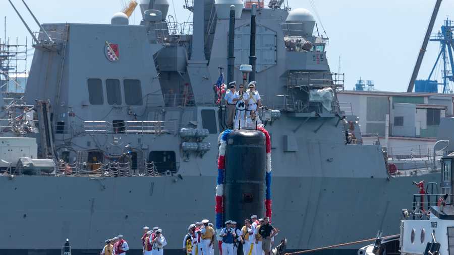 Nuclear-powered submarine arrives in Maine