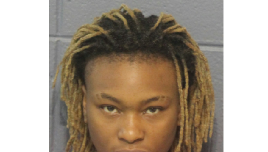 Woman arrested after shooting 2 women in shopping center