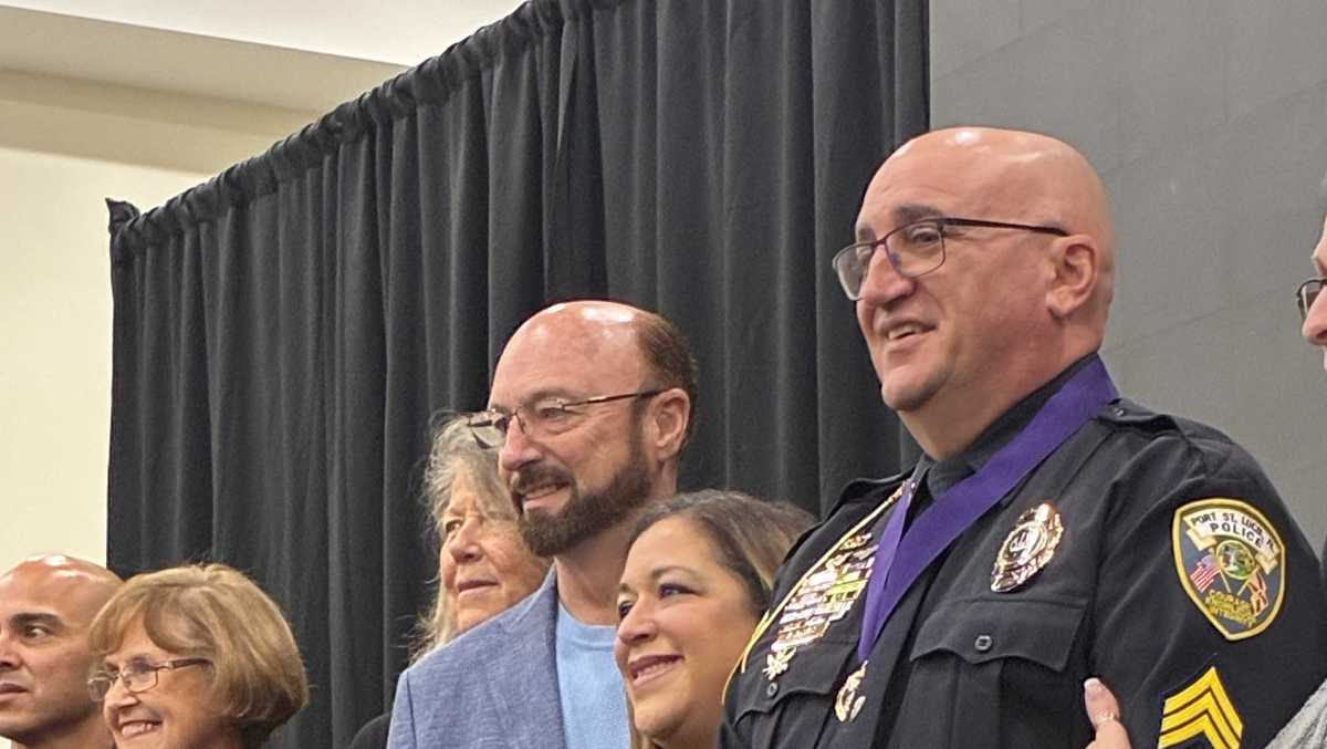'Overwhelming': Port St. Lucie police sergeant shot in the face in ambush receives Purple Heart