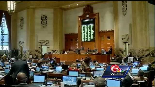 Louisiana redistricting session begins with late rush of maps, controversy for governor - Vimarsana News
