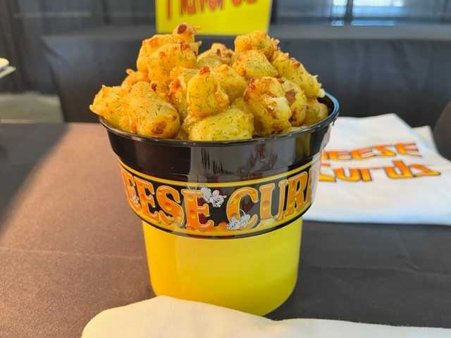 dill&#x20;pickle&#x20;cheese&#x20;curds&#x20;iowa&#x20;state&#x20;fair