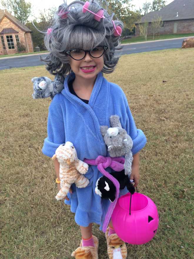 Amazing Diy Costumes - Diy Old Lady Costume For Little Girl