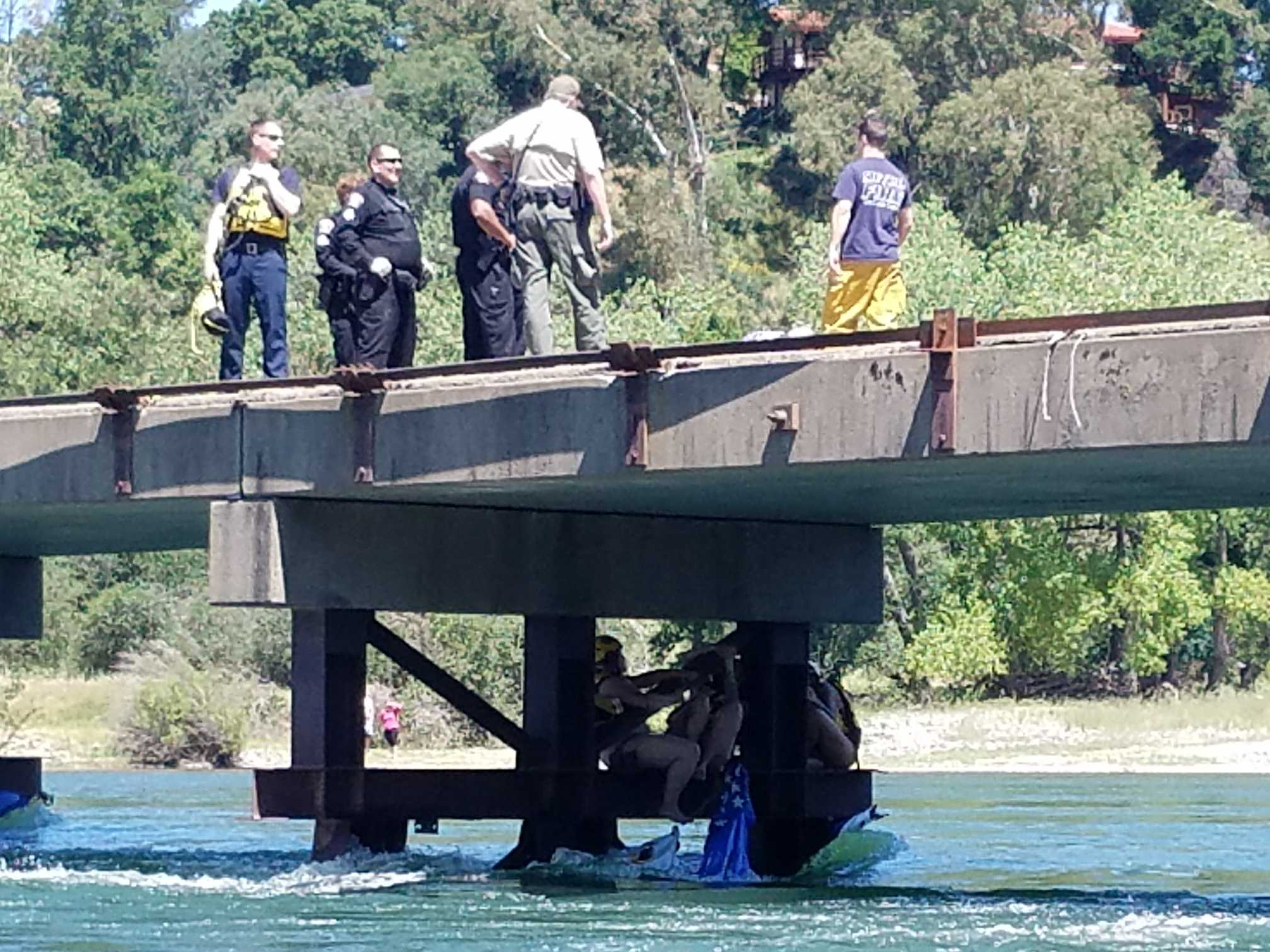 2 Rescued After Raft Flips On American River