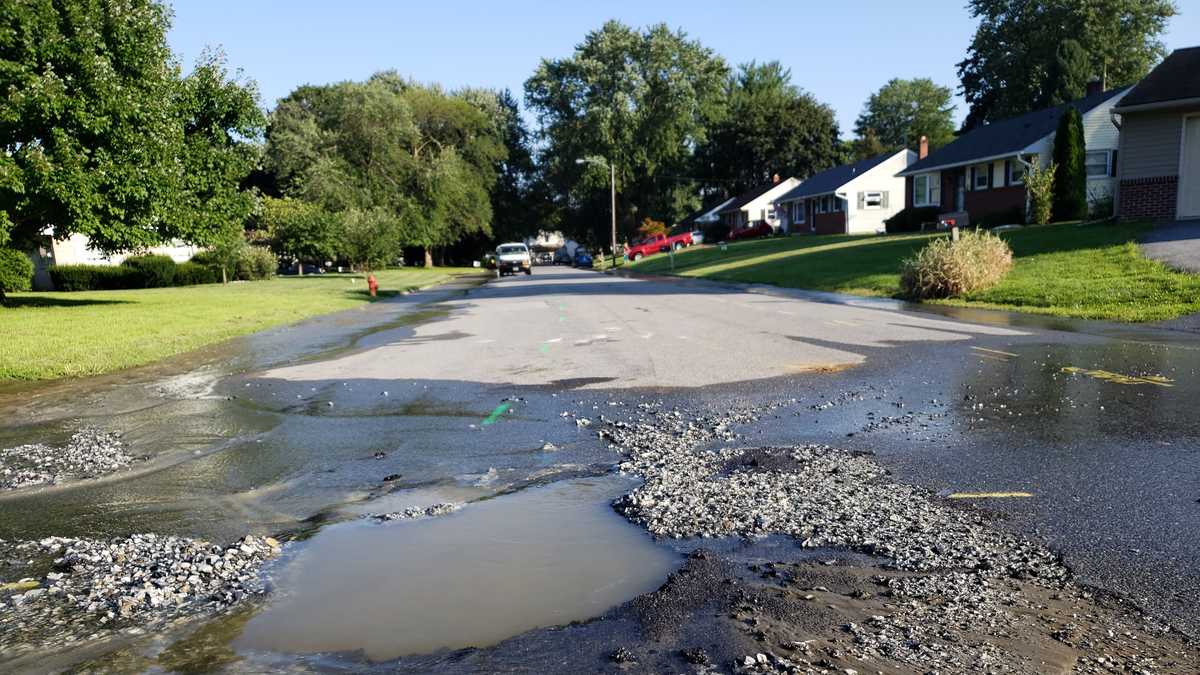 Water main break leaves multiple Lancaster homes without water