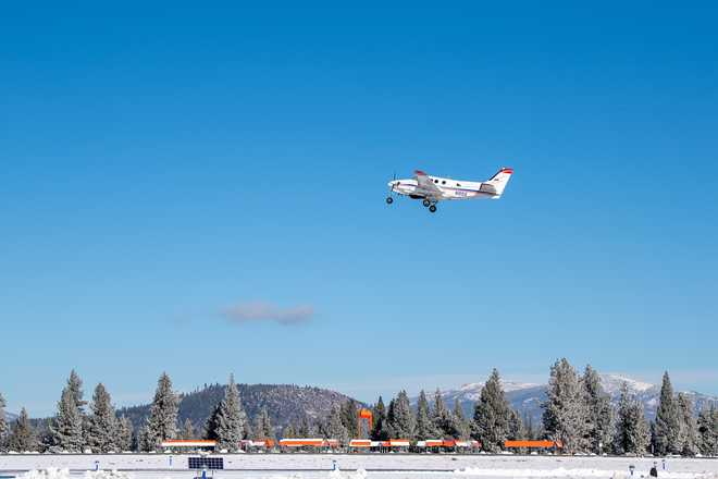 L Airborne Observatoire de la neige (ASO) fait un arrêt à Truckee Tahoe  x20;Aéroport dans le comté du Nevada, Californie. L'ASO est une entreprise privée  qui contrats avec California Department of Water Resources (DWR) et the  x20;Bureau de Reclamation (USBR) pour fournir les données de mesure de la neige à  informer les prévisions d'approvisionnement en eau . Utilisation de l'ASO et les données il  est capable de collecter fait partie de DWR’effort de utiliser le  x20;dernière technologie pour améliorer les modèles de prévision. Photo prise décembre 10, 2021.&# x0D;

Kelly M. Croissance / Californie Département de&  #x20;Eau Ressources