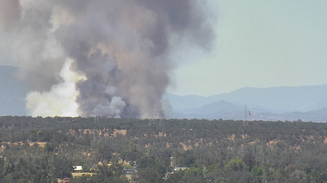 Peter Fire burns in Northern California city of Anderson - Vimarsana News