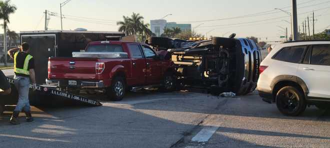Two trucks involved in rollover crash, lanes blocked along U.S.-41