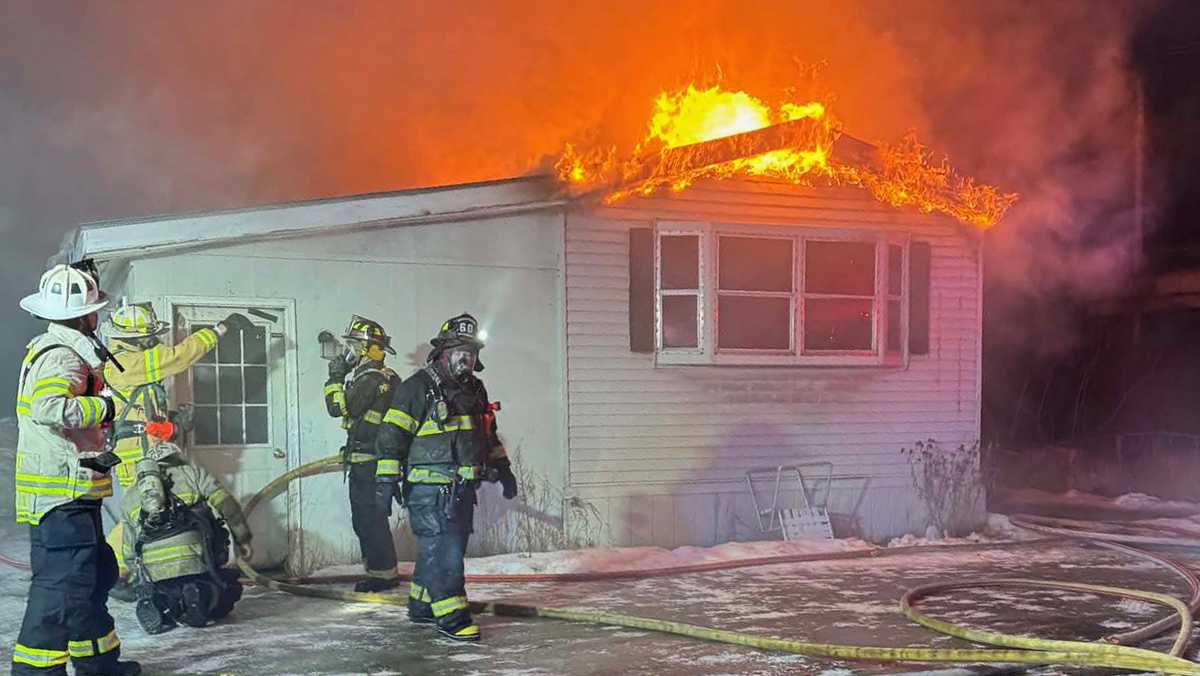 None injured after father, children escape house fire in Cavendish