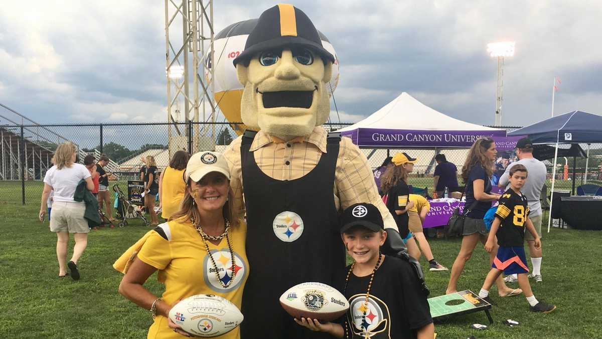 PHOTOS: Fans enjoy Steelers Fest outside Latrobe Memorial 