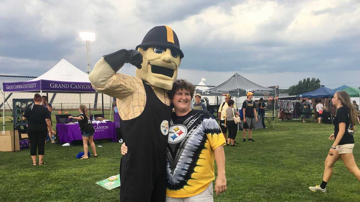 PHOTOS Fans enjoy Steelers Fest outside Latrobe Memorial Stadium