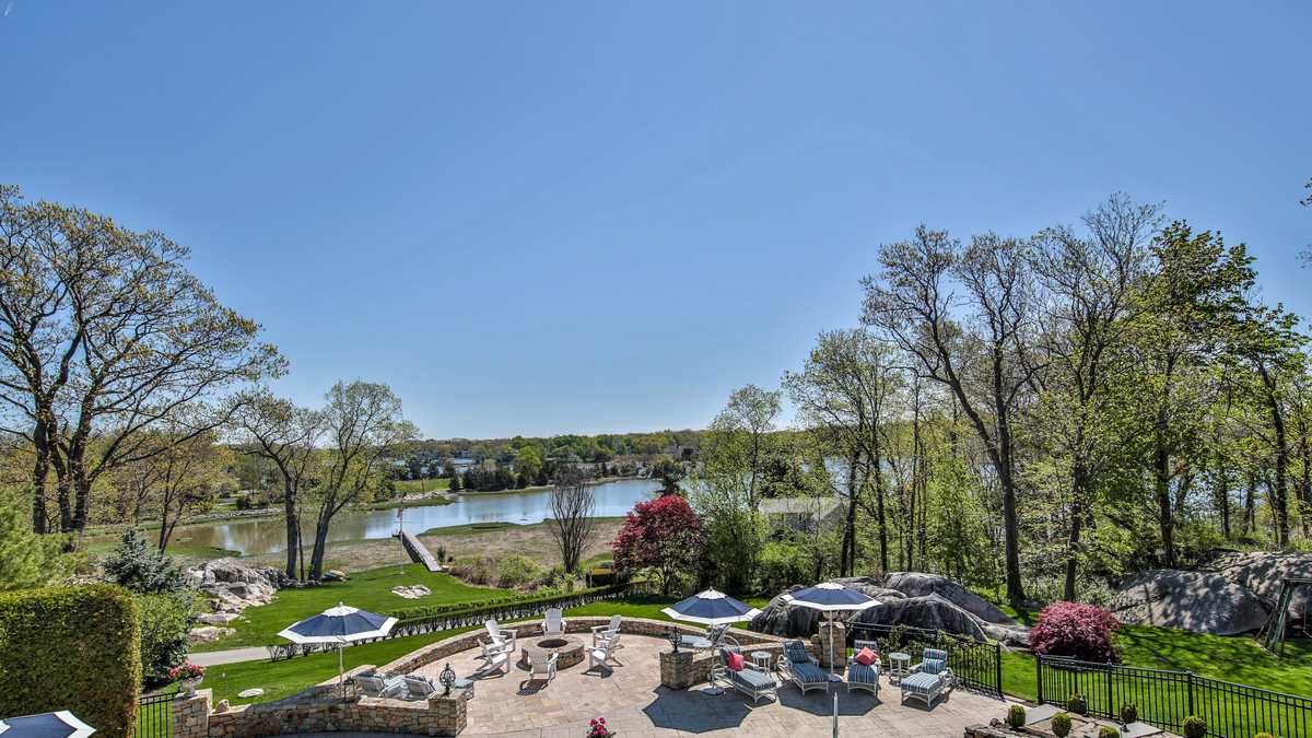 Spectacular waterfront estate property on market in Cohasset for 6.1M