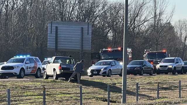 Wreck leads to traffic backup on I-220 - Vimarsana News