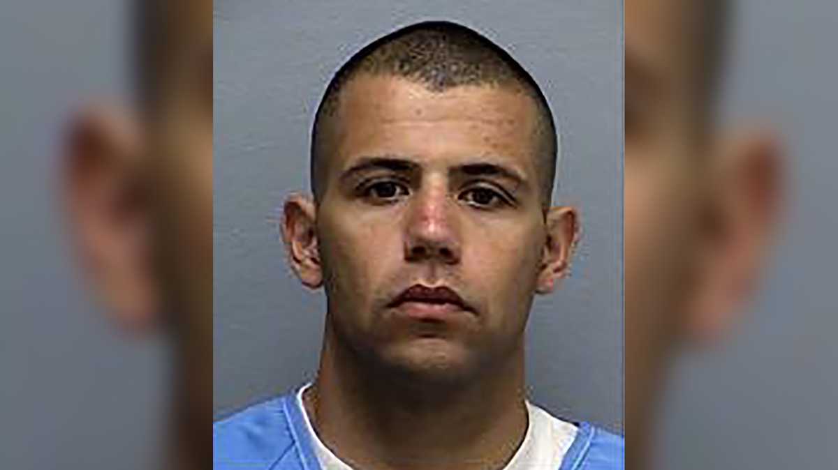 Deputies continue search for escaped inmate