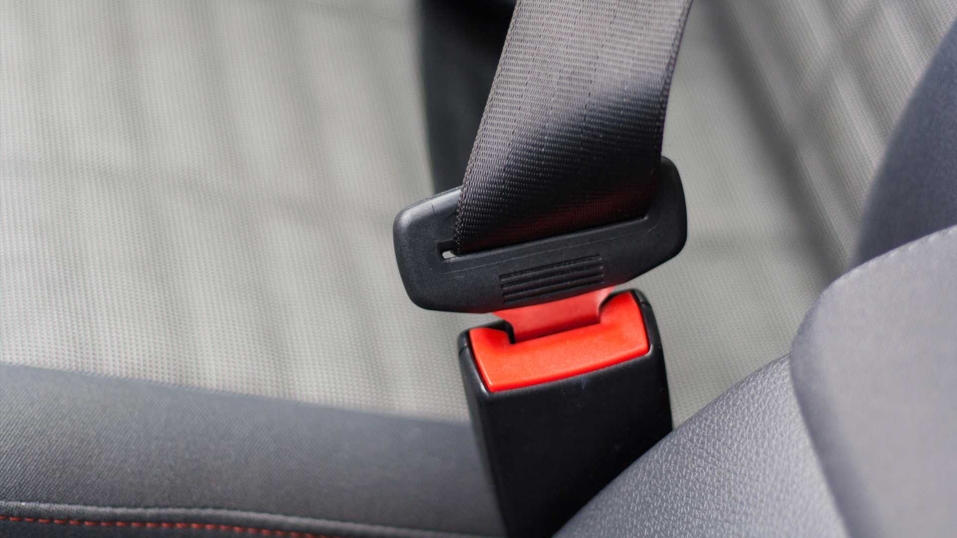 Know The Difference Between The 2 Types Of Seat Belt Laws