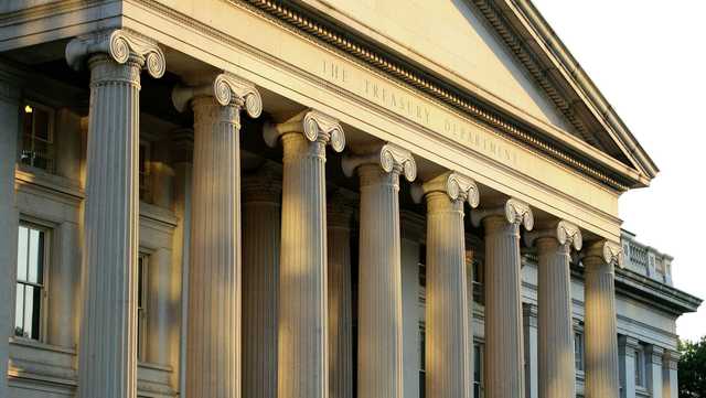 Warren Buffett is still buying Treasury bills — should you? - Vimarsana News