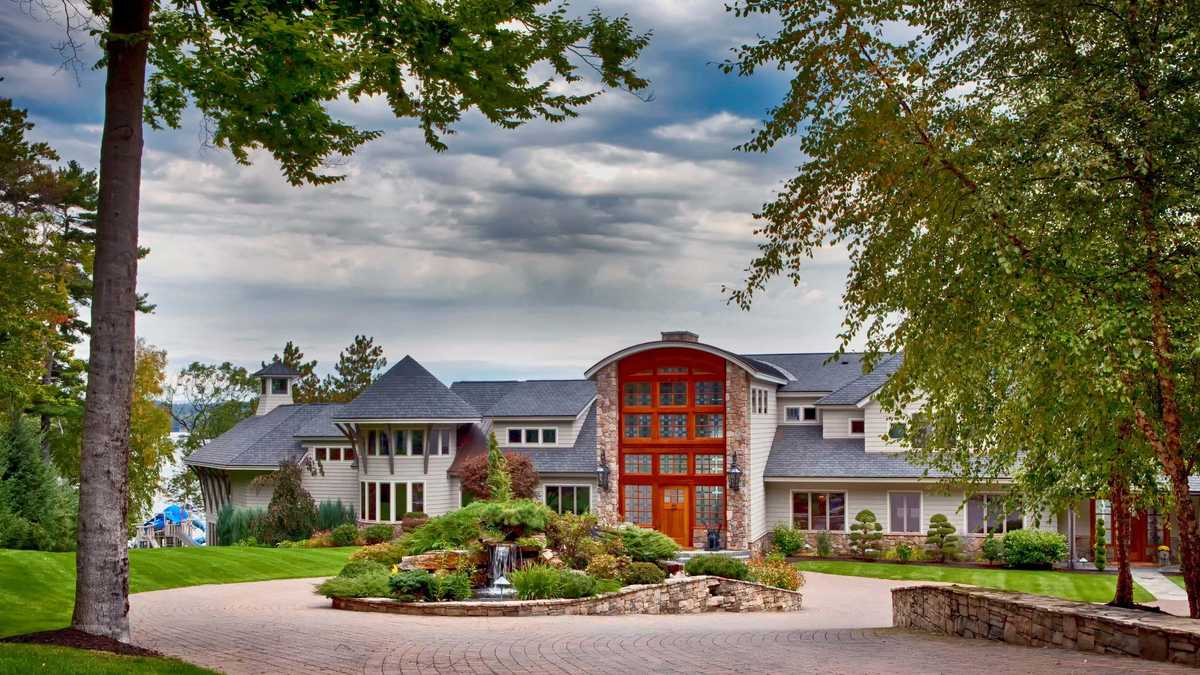 Remarkable home for sale Lake Winnipesaukee for 9.5M