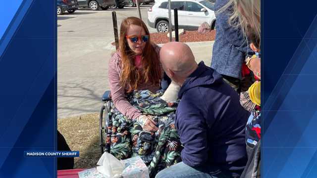 Woman who survived Iowa tornado released from hospital - Vimarsana News