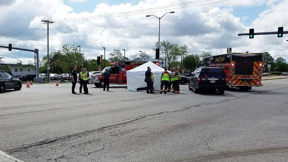 Man killed in Greenfield motorcycle crash