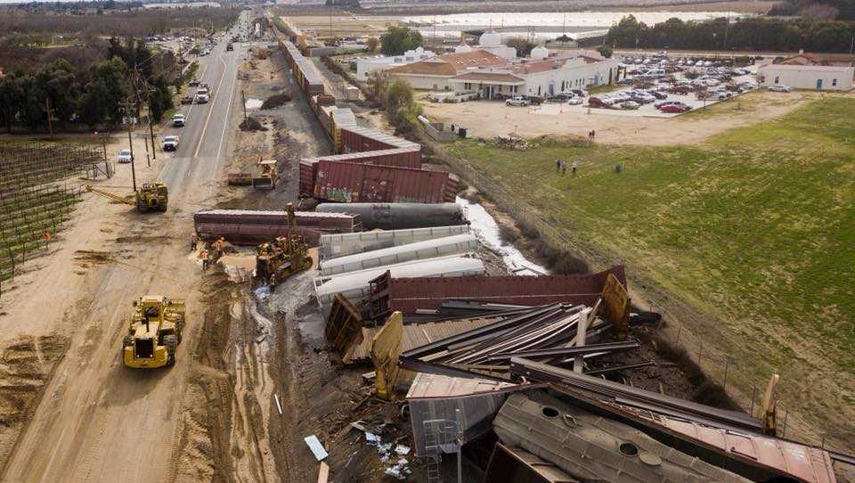 Freight train derails in Hughson