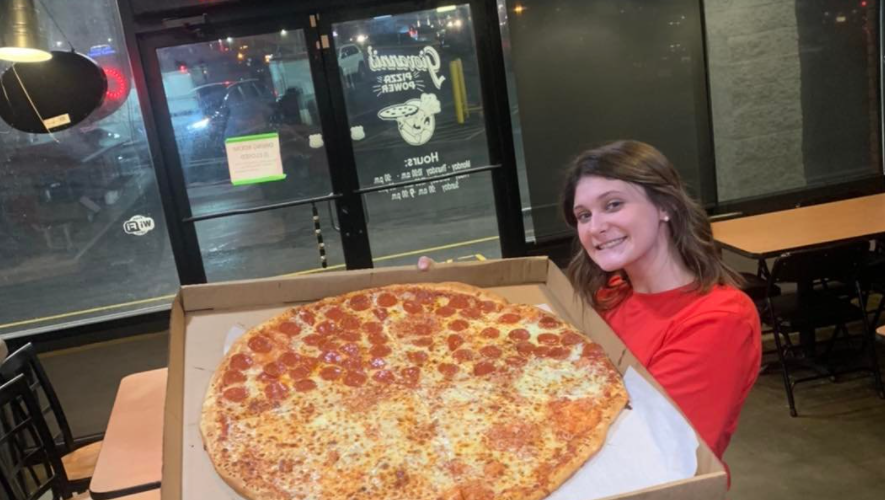 Hillsboro pizzeria now selling 28inch pizzas