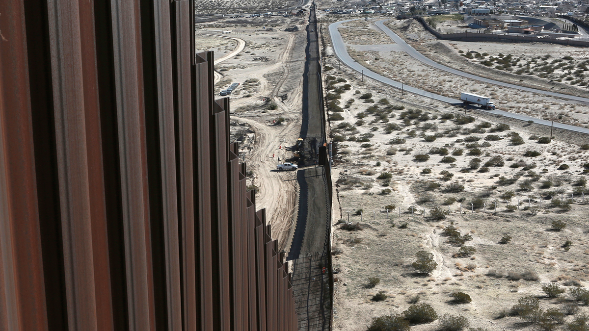 Poll: Most Mainers support reopening government without border wall