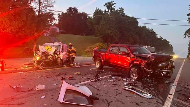 Two people taken to the hospital after crash closes part of Route 51 in Westmoreland County - Vimarsana News