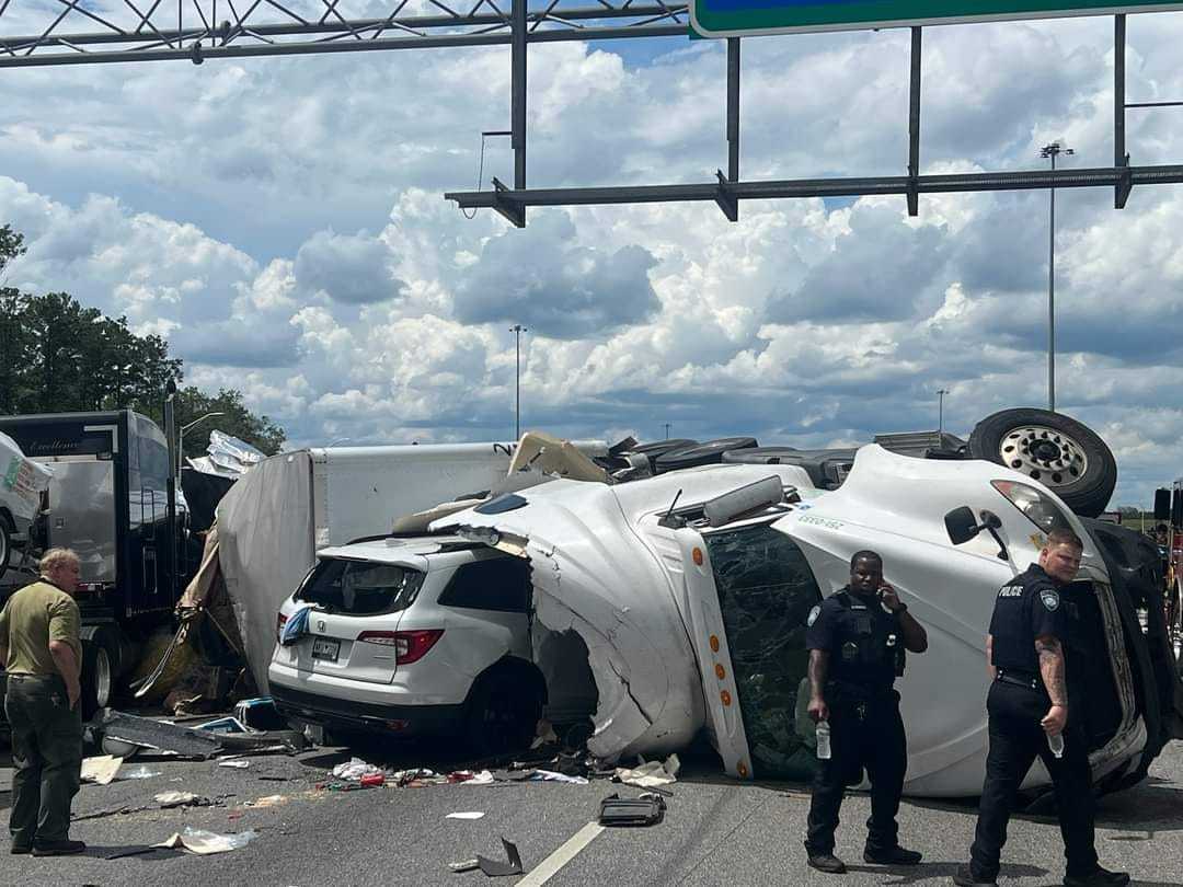 Georgia: Multi-vehicle Crash Closes I-95 By Florida State Line