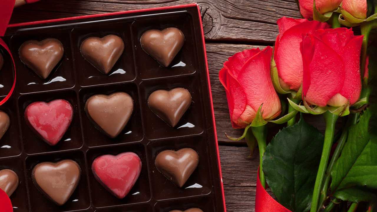 Greensboro offers COVID-friendly Valentine's Day date night kit - Vimarsana News