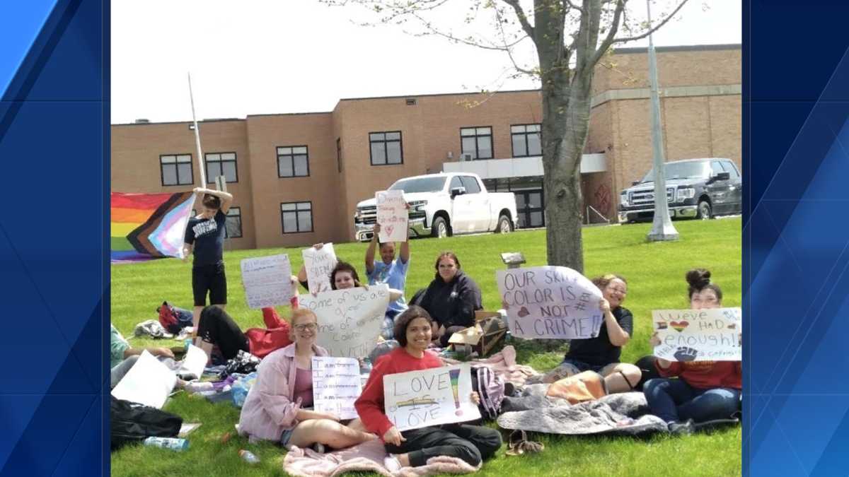 Audubon, Iowa students walk out of class over bullying concerns