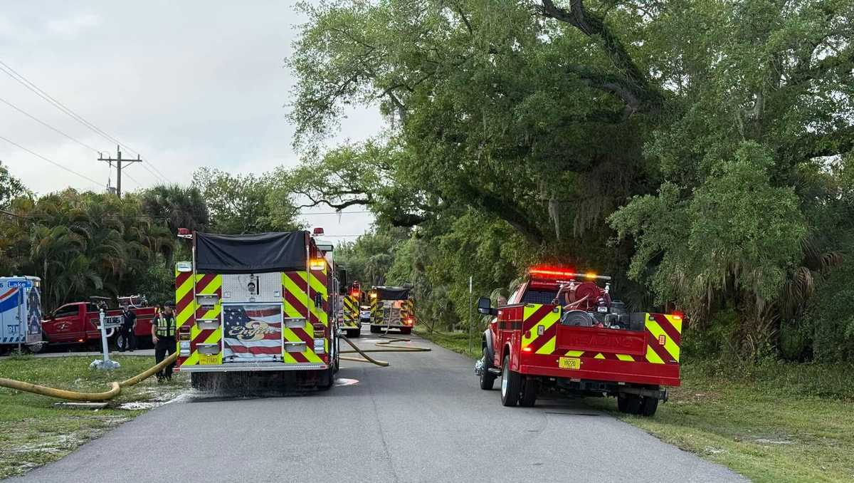 Crews battle structure fire off River Road in North Fort Myers