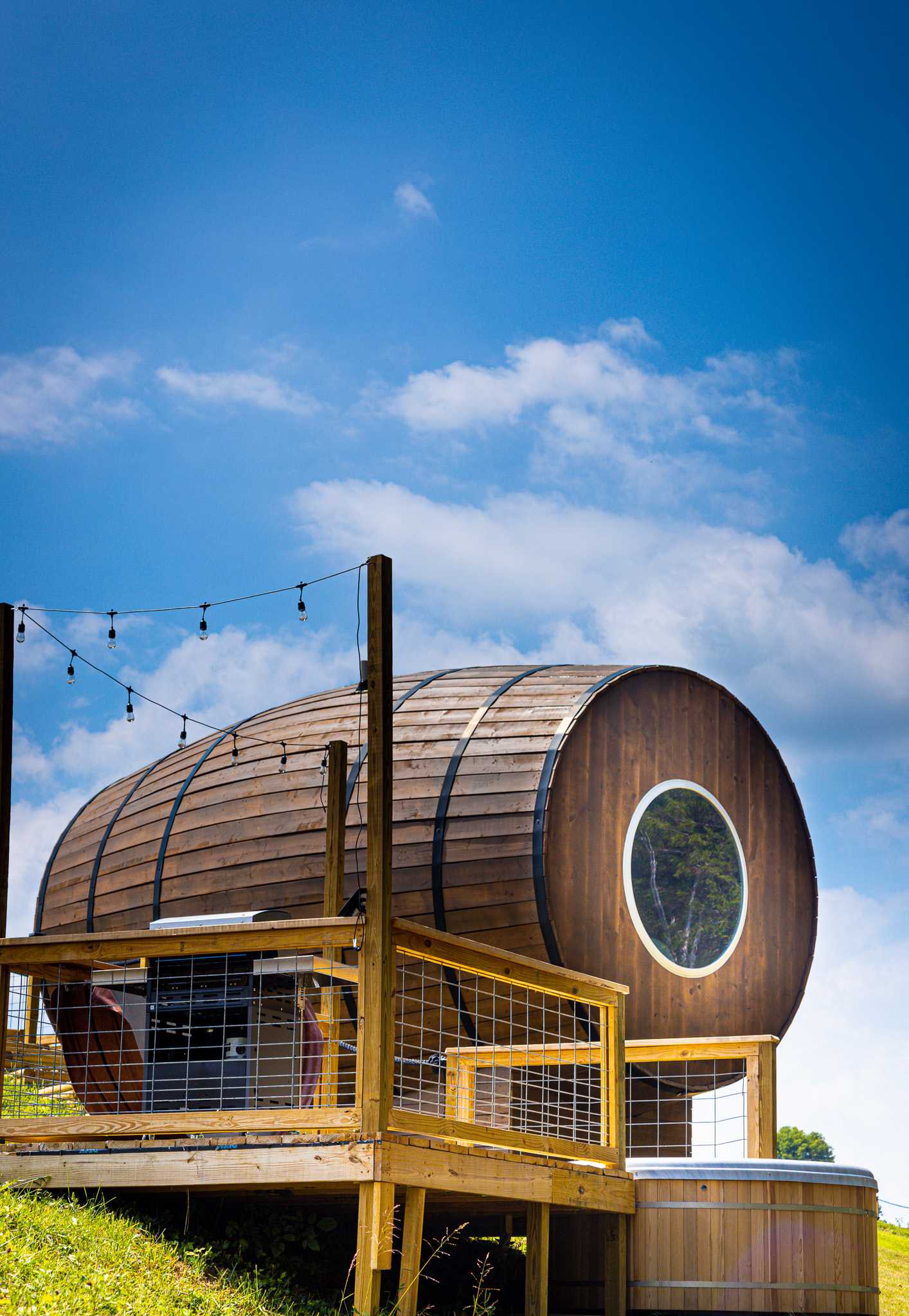 Spend The Night Inside A Super-sized Bourbon Barrel At This Kentucky ...