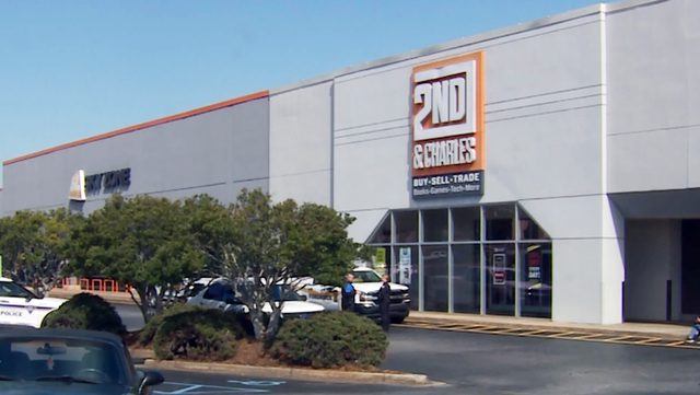 South Carolina: Man arrested after 3 stabbed at bookstore - Vimarsana News