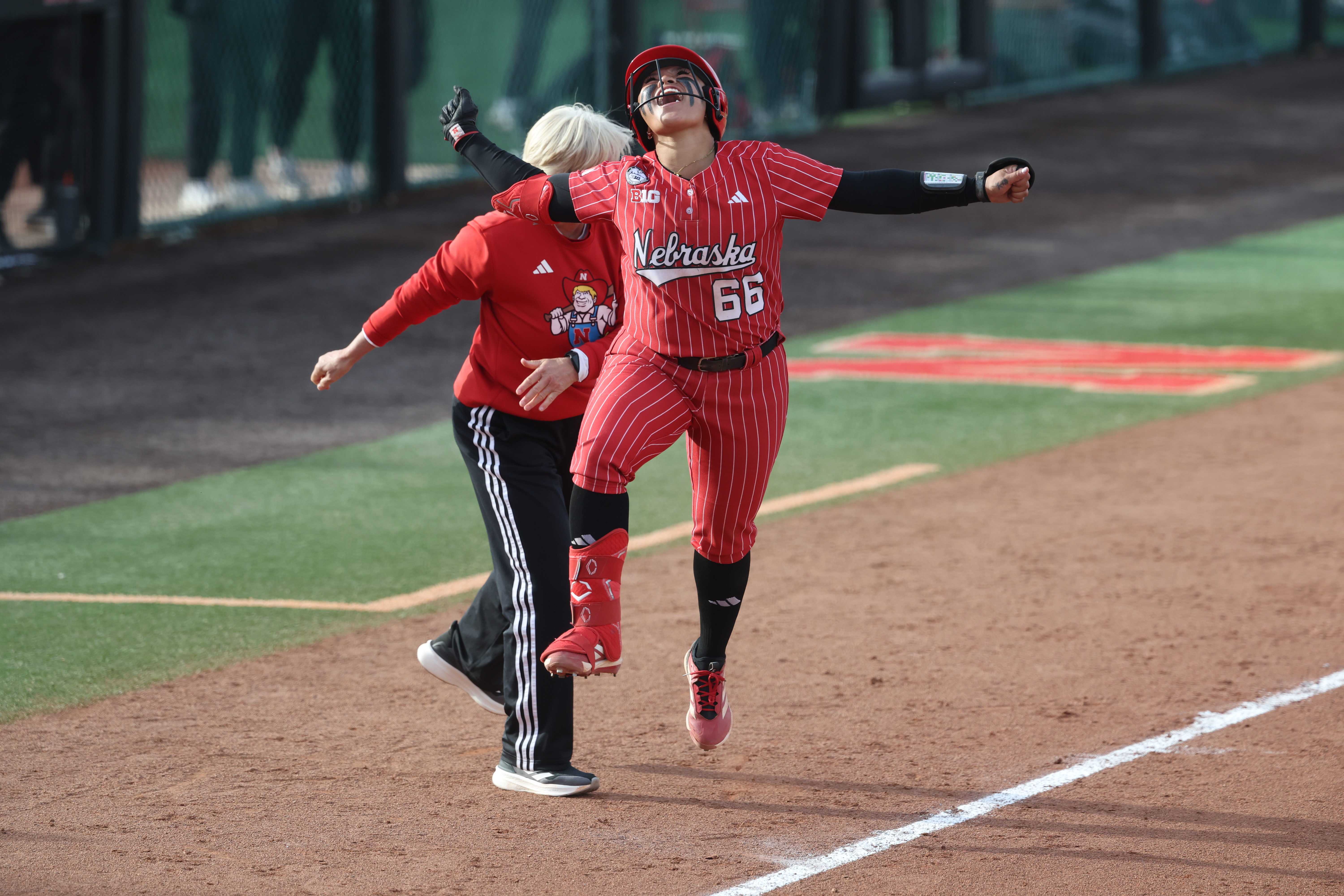 Nebraska holds off Michigan, advances in Big Ten Tournament