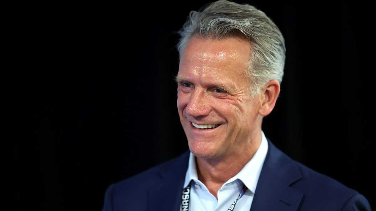 Steve Phelps steps down as NASCAR commissioner