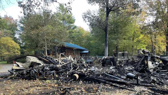 Maine couple escapes house fire; garage totaled - Vimarsana News