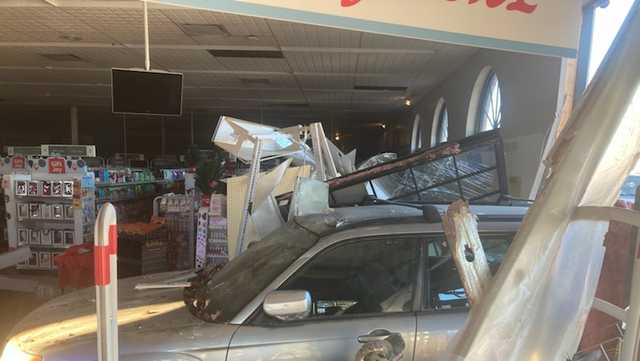 Woman crashes car through Walgreens in Maine - Vimarsana News