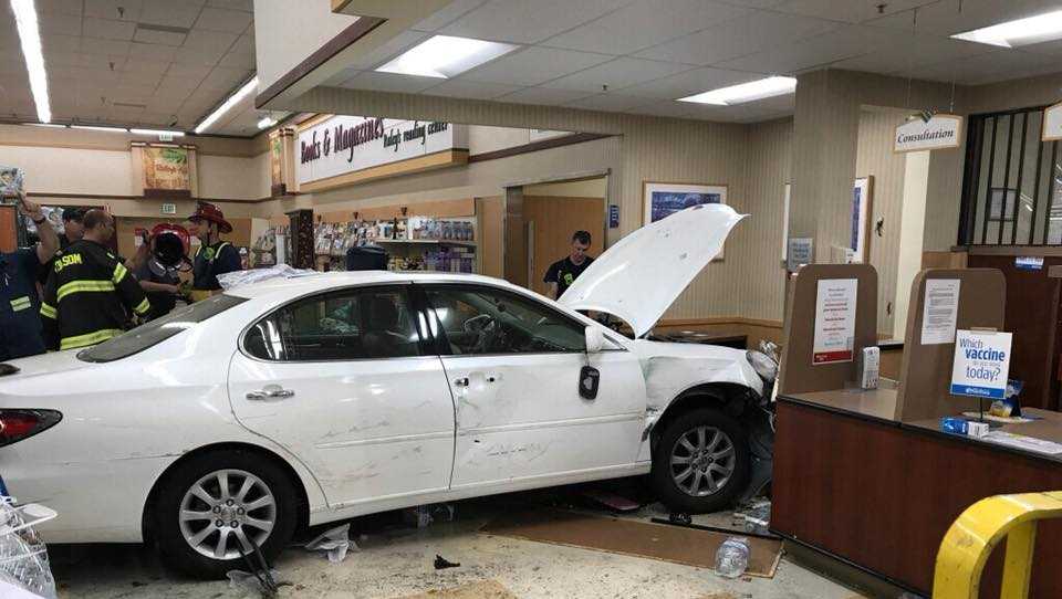 Car plows into Folsom grocery store, ends up in the back