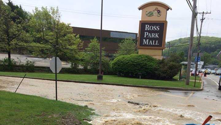 Water main break on McKnight Road shuts down entrance to Ross Park Mall