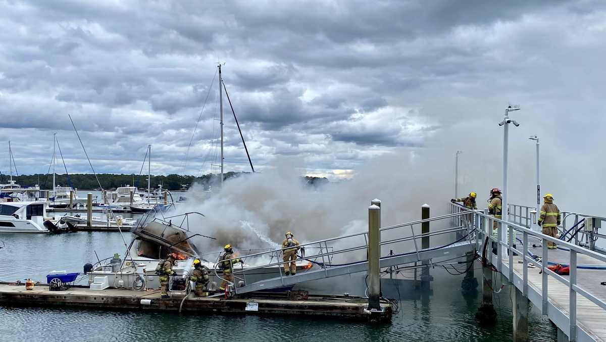 Crews respond to large boat fire in Beaufort County - WJCL