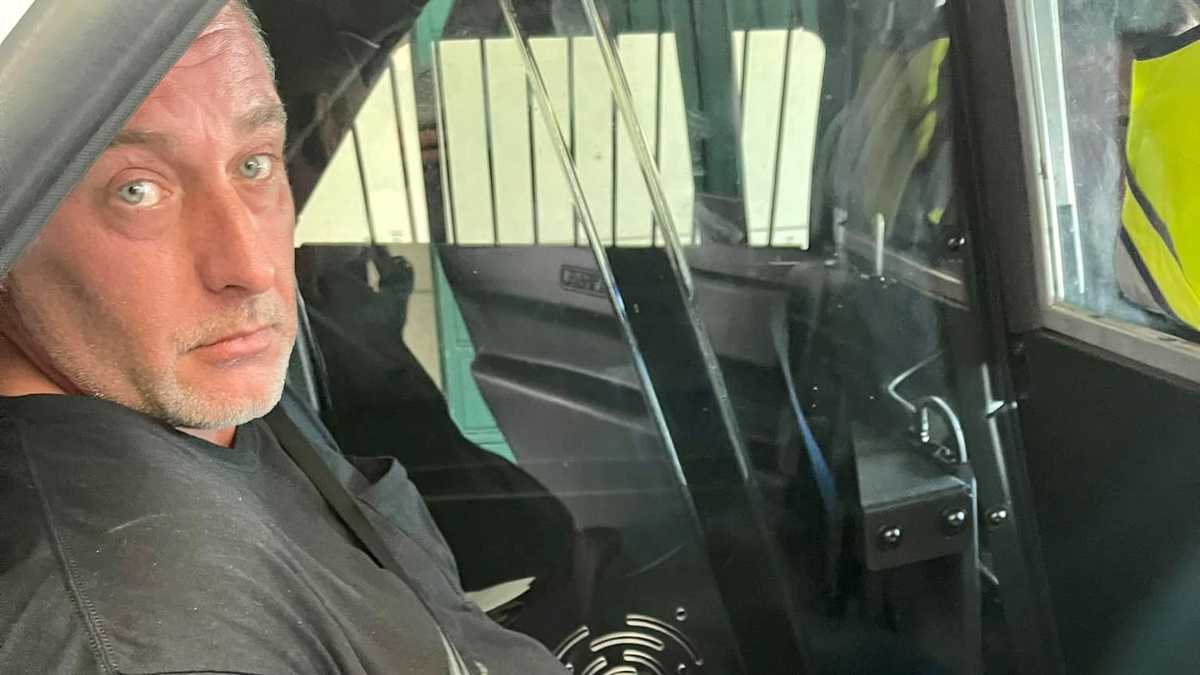 Florida police arrest man for stealing vehicle with man in wheelchair ...