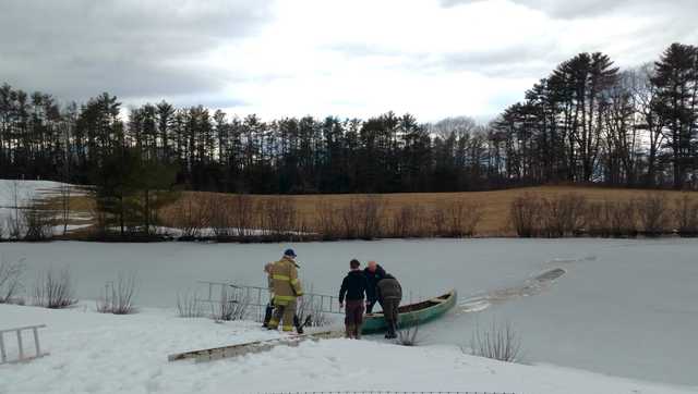 Dog rescued after falling into frozen pond in Maine - Vimarsana News