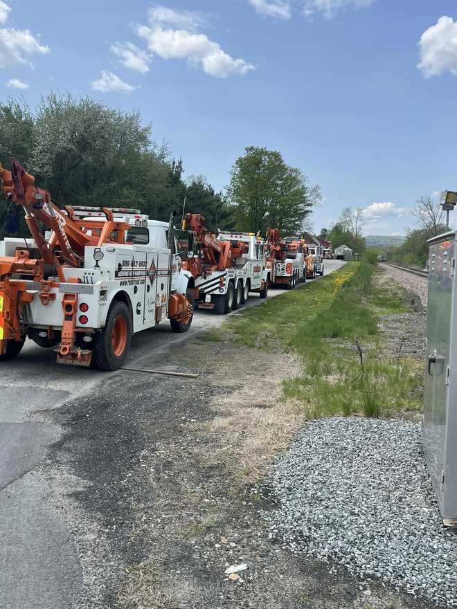 Police determine the cause of rollover crash