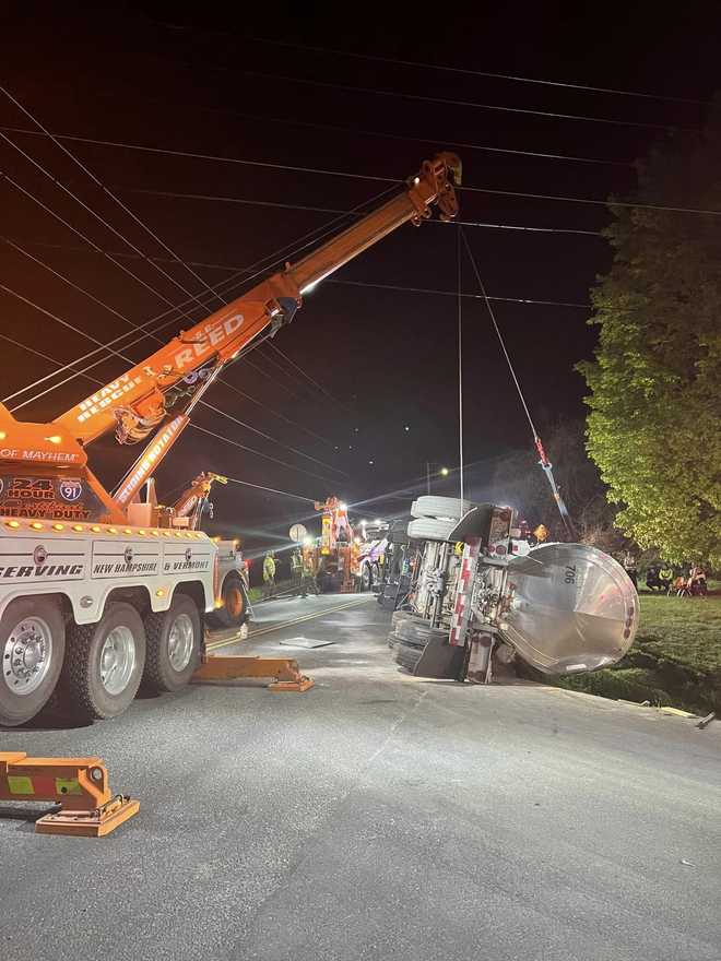 Police determine the cause of rollover crash